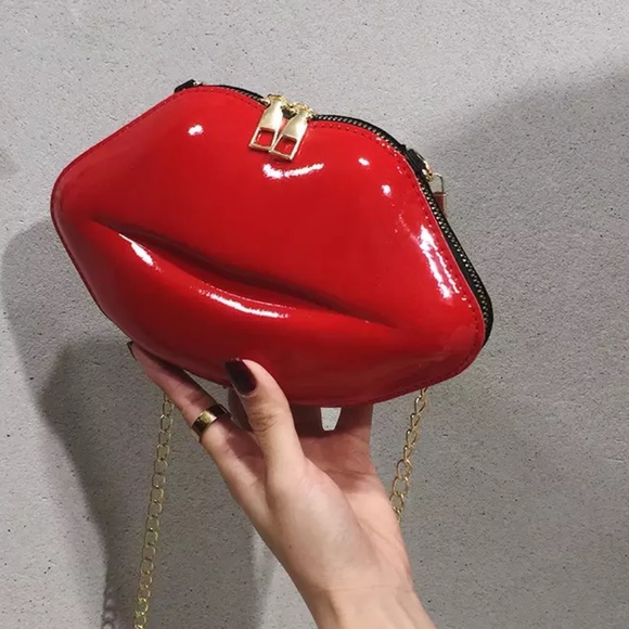 Lip Shape Red Chain Crossbody/Shoulder Bag - Picture 5 of 6